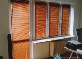 Żaluzje Drewniane Lamele 25mm montowane do listwy przyszybowej